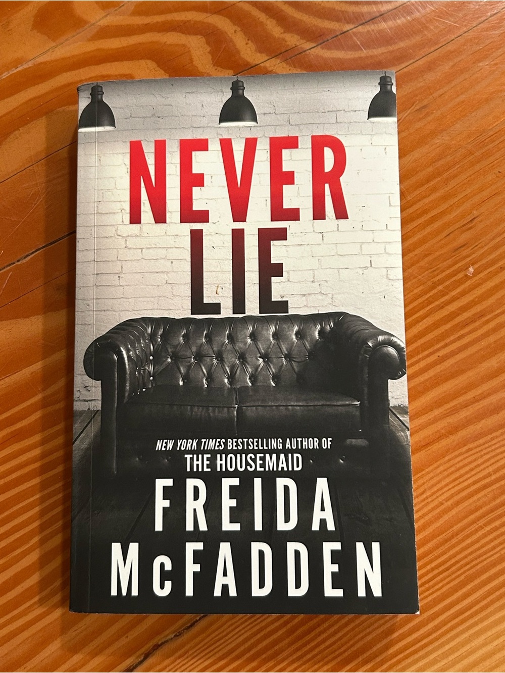 Never Lie by Frieda McFadden paperback book